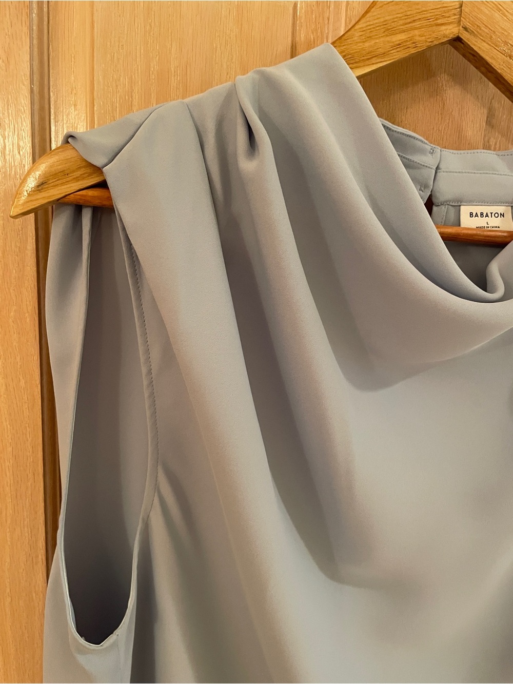 Babaton Aritizia Light Blue Draped Cowl Neck Sleeveless Blouse - Picture 4 of 7